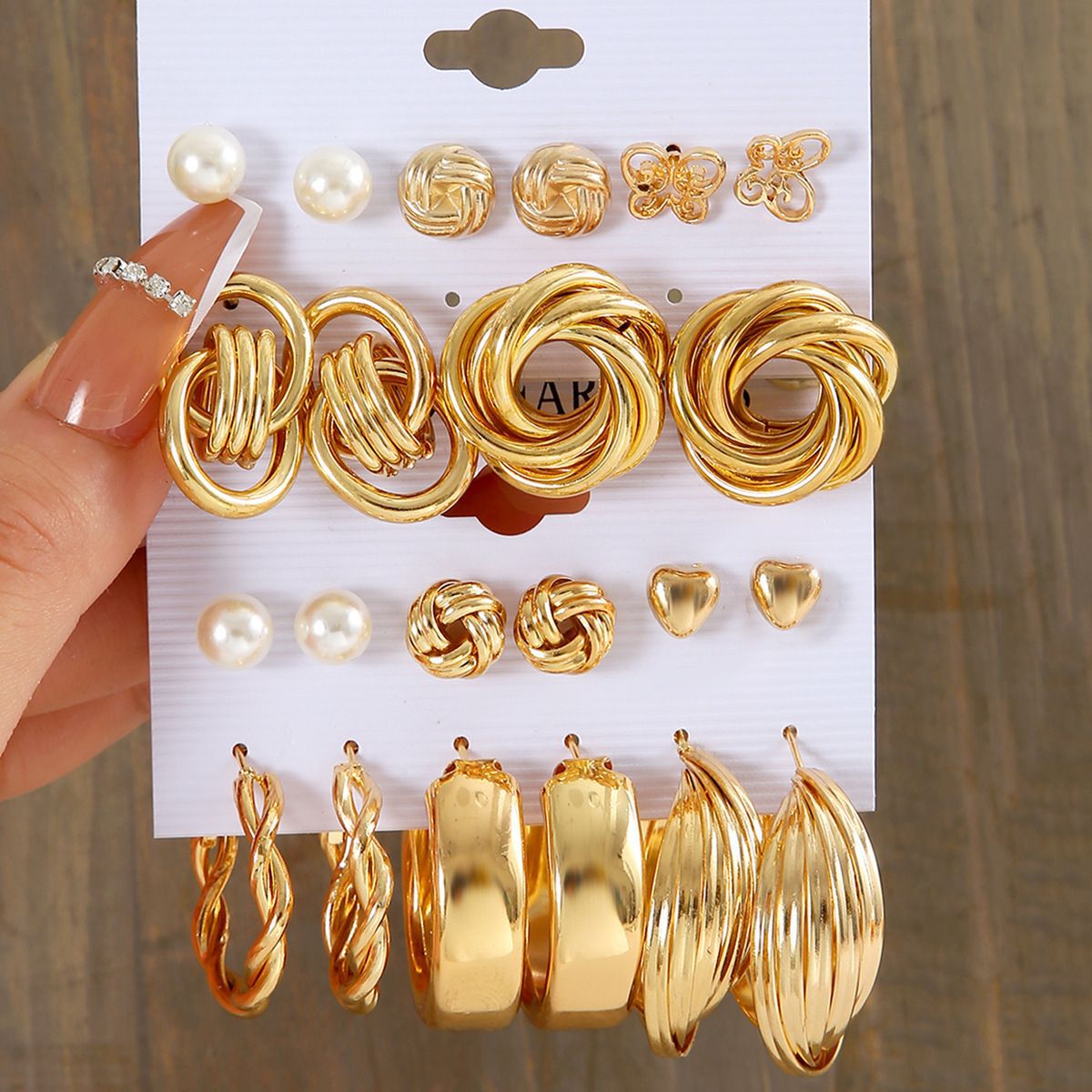 Fashion Pearl and Alloy Earrings Set